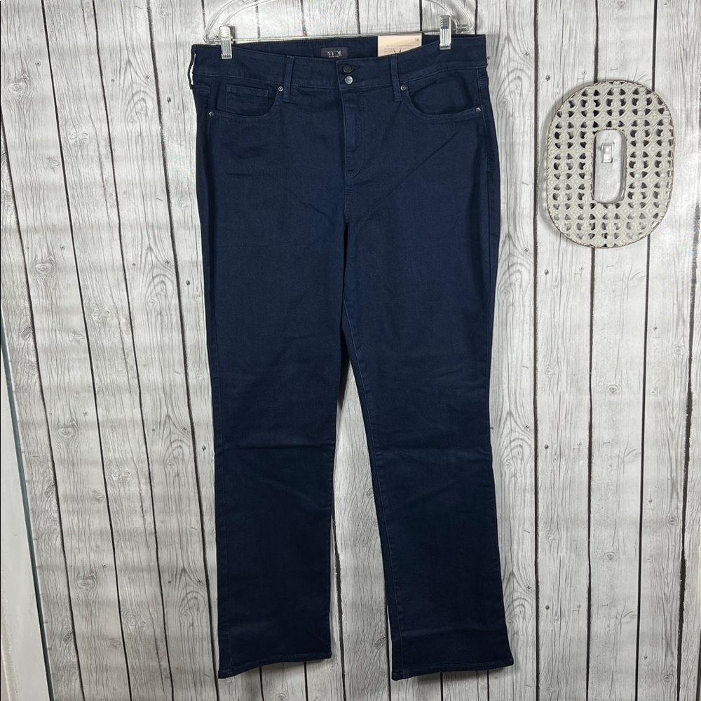 NYDJ Marilyn straight liftXtuck  jeans size 16
